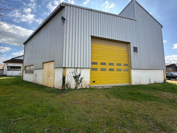 Dpt Allier (03), à louer MONTLUCON Locaux d'activité  de 2775 m2