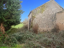 Maison de campagne à rénover – Beau potentiel – Terrain 1 060 m²