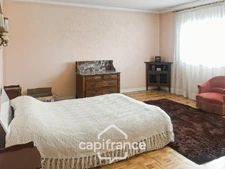 Maison à vendre 9 pièces MONTLUCON (03) sur terrain de 3600 m2 avec piscine et puits .