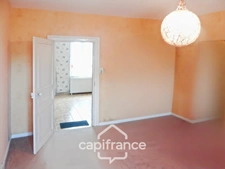 À vendre, maison d’habitation située dans une zone résidentielle avec terrain constructible de 1229 m2 