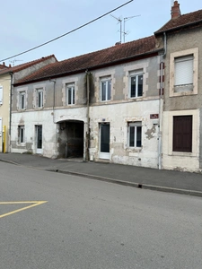 Immeuble à vendre MONTLUCON (03) immeuble 5 T  15 garages