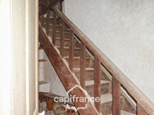 Maison et grange en pierres à rénover – Fort potentiel au cœur du bourg