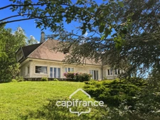Maison à vendre 9 pièces MONTLUCON (03) sur terrain de 3600 m2 avec piscine et puits .