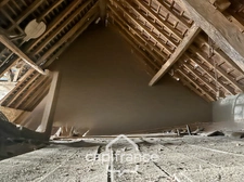Maison et grange en pierres à rénover – Fort potentiel au cœur du bourg
