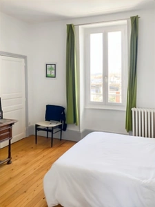 Maison rénovée  à vendre 7 pièces MONTLUCON (03) sur terrain clos de 824 m2