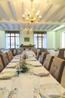Dpt Allier (03), à vendre ESTIVAREILLES , Murs et Fond ,  Hôtel - Restaurant -Bar ( licence 4 ) 10 minutes de Montluçon
