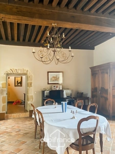 Château à vendre au coeur du bocage bourbonnais sur un parc de 1,5 Ha                                  