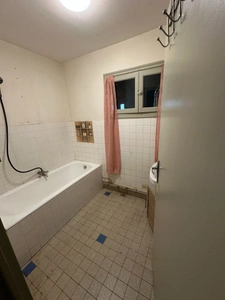 TRONGET (03)Maison au cœur du village – salon ,3 chambres, garage et jardin