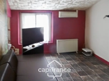 À vendre, maison d’habitation située dans une zone résidentielle avec terrain constructible de 1229 m2 