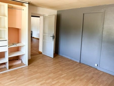 Propriete à vendre  proche de VILLEFRANCHE D'ALLIER (03) Maison , granges ,écurie ,  garage , Terrain 10 ha