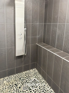 Maison à vendre  MONTLUCON (03) maison avec 2 logements un F5 et un F3 dont un loué 470 €