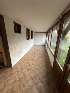 TRONGET (03)Maison au cœur du village – salon ,3 chambres, garage et jardin