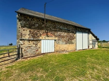 Propriete à vendre  proche de VILLEFRANCHE D'ALLIER (03) Maison , granges ,écurie ,  garage , Terrain 10 ha