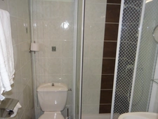 Dpt Allier (03), à vendre ESTIVAREILLES , Murs et Fond ,  Hôtel - Restaurant -Bar ( licence 4 ) 10 minutes de Montluçon