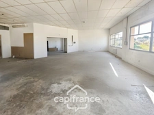 Local/bureau à vendre de 480 m2 sur 4027 m2 de terrain 
