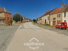 Maison et grange en pierres à rénover – Fort potentiel au cœur du bourg