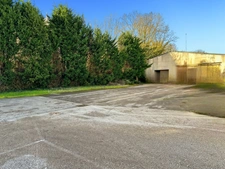 Local industriel et bureau à vendre FRESSENNEVILLE (80)