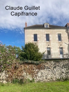 Maison rénovée  à vendre 7 pièces MONTLUCON (03) sur terrain clos de 824 m2