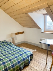 Maison rénovée  à vendre 7 pièces MONTLUCON (03) sur terrain clos de 824 m2