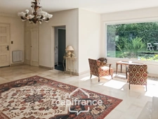 Maison à vendre 9 pièces MONTLUCON (03) sur terrain de 3600 m2 avec piscine et puits .