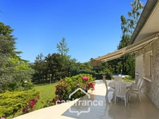 Maison à vendre 9 pièces MONTLUCON (03) sur terrain de 3600 m2 avec piscine et puits .