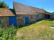 Propriete à vendre  proche de VILLEFRANCHE D'ALLIER (03) Maison , granges ,écurie ,  garage , Terrain 10 ha