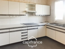 Maison à vendre 9 pièces MONTLUCON (03) sur terrain de 3600 m2 avec piscine et puits .