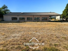 Local/bureau à vendre de 480 m2 sur 4027 m2 de terrain 
