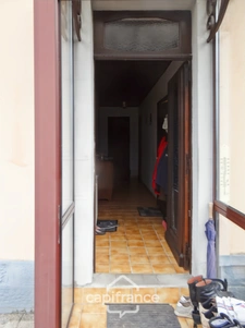 À vendre, maison d’habitation située dans une zone résidentielle