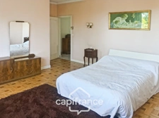 Maison à vendre 9 pièces MONTLUCON (03) sur terrain de 3600 m2 avec piscine et puits .
