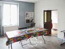 À vendre, maison d’habitation située dans une zone résidentielle avec terrain constructible de 1229 m2 