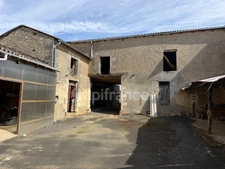 Longère à vendre à Neuville de Poitou (86170)