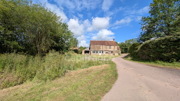 Maison en pierre à rénover avec fort potentiel – Terrain de 1 380 m² - FRANCHEVILLE - Orne - Normandie