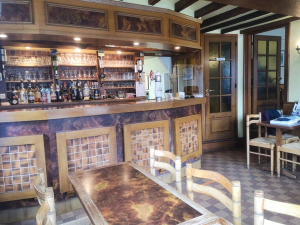 Dpt Orne (61), à vendre BELLOU EN HOULME FDC + Murs Bar restaurant Hôtel 