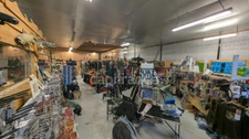Dpt Calvados (14), à vendre FALAISE - Fonds de Commerce d'Armurerie, Chasse, Pêche et Apiculture