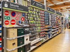 MAGASIN DE BRICOLAGE – 1 400 M² – ACTIVITÉ PÉRENNE DEPUIS 1999 – CA STABLE – BELLE OPPORTUNITÉ DE REPRISE