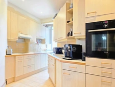 À VENDRE DUPLEX HAUSSMANNIEN DE 110 M² AVEC BALCON ET VUE SUR LA TOUR EIFFEL à NEUILLY SUR SEINE (92)