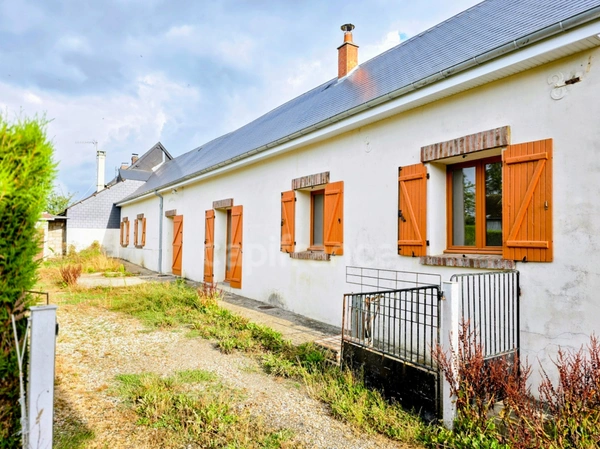 À VENDRE ANCIEN CORPS DE FERME RÉNOVÉ AVEC NOMBREUSES DÉPENDANCES à GUERVILLE (76)
