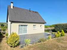À VENDRE PAVILLON INDIVIDUEL AVEC VUE MER, SOUS-SOL COMPLET ET TERRAIN DE PLUS DE 800m² à CRIEL SUR MER (76)