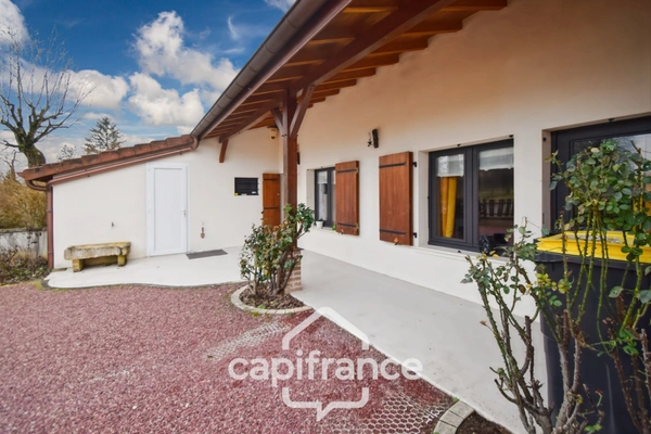 Maison de plain-pied entièrement rénovée avec jardin clos, dépendance et charme authentique – Secteur LONS LE SAUNIER (39000), BLETTERANS (39140), LOUHANS (71500)
