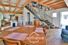 Propriété avec gîtes et chambres d’hôtes dans dépendances séparées et Maison bressane rénovée de 140 m² – Terrain 4374 m² –LOUHANS (71500)