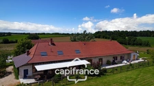 Propriété avec gîtes et chambres d’hôtes dans dépendances séparées et Maison bressane rénovée de 140 m² – Terrain 4374 m² –LOUHANS (71500)