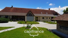 Propriété avec gîtes et chambres d’hôtes dans dépendances séparées et Maison bressane rénovée de 140 m² – Terrain 4374 m² –LOUHANS (71500)