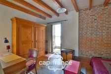 Propriété avec gîtes et chambres d’hôtes dans dépendances séparées et Maison bressane rénovée de 140 m² – Terrain 4374 m² –LOUHANS (71500)