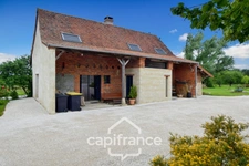 Propriété avec gîtes et chambres d’hôtes dans dépendances séparées et Maison bressane rénovée de 140 m² – Terrain 4374 m² –LOUHANS (71500)
