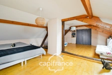 Maison de plain-pied entièrement rénovée avec jardin clos, dépendance et charme authentique – Secteur LONS LE SAUNIER (39000), BLETTERANS (39140), LOUHANS (71500)