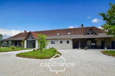 Propriété avec gîtes et chambres d’hôtes dans dépendances séparées et Maison bressane rénovée de 140 m² – Terrain 4374 m² –LOUHANS (71500)