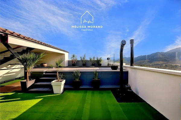 Bien d'exception, maison de village triplex unique de 285 m2 à vendre à ALLONZIER LA CAILLE (74), rénovée haut de gamme