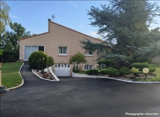 Maison 191 m² – 4 chambres dont une avec studio aménagé – Piscine – Espace détente – Entre Saintes et Royan
