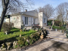 Dpt Charente Maritime (17), à vendre proche de SAINTES maison P5 de 117 m² - Terrain de 2 698,00 m² 